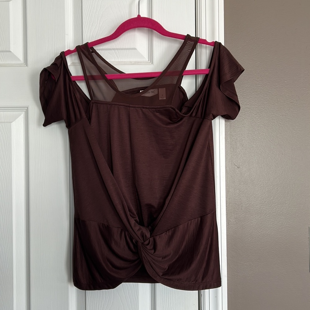 Like New Willow & Root cold shoulder Knot Detail Top Sz S